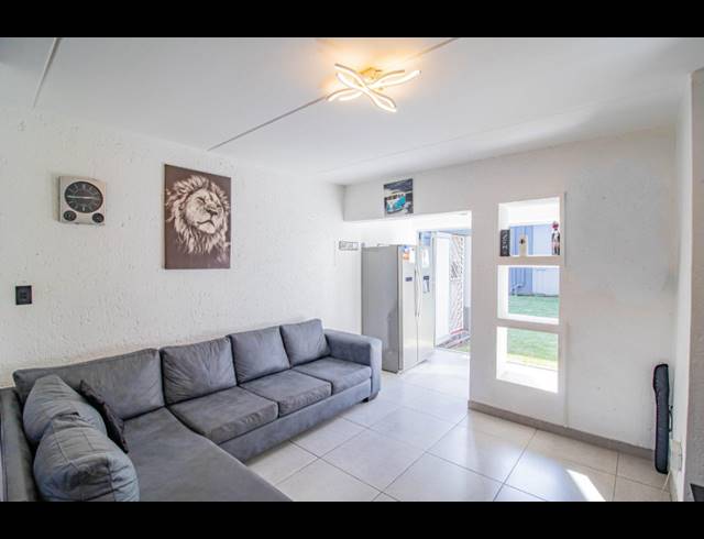 2 BEDROOM TOWNHOUSE FOR SALE IN MULBARTON